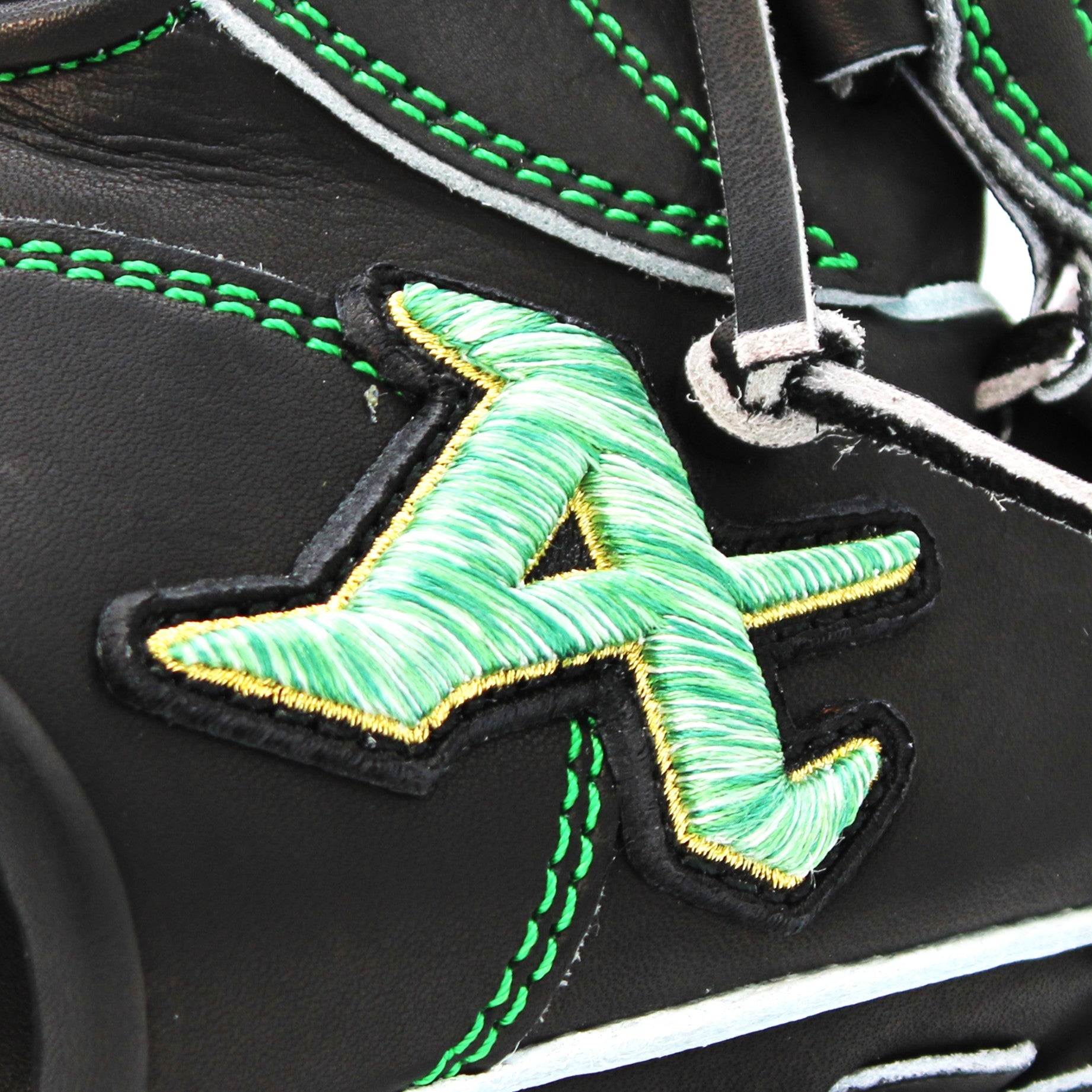 ATOMS】 NEO PROFESSIONAL LINE 限定 硬式用グラブ 内野手用 2026年春