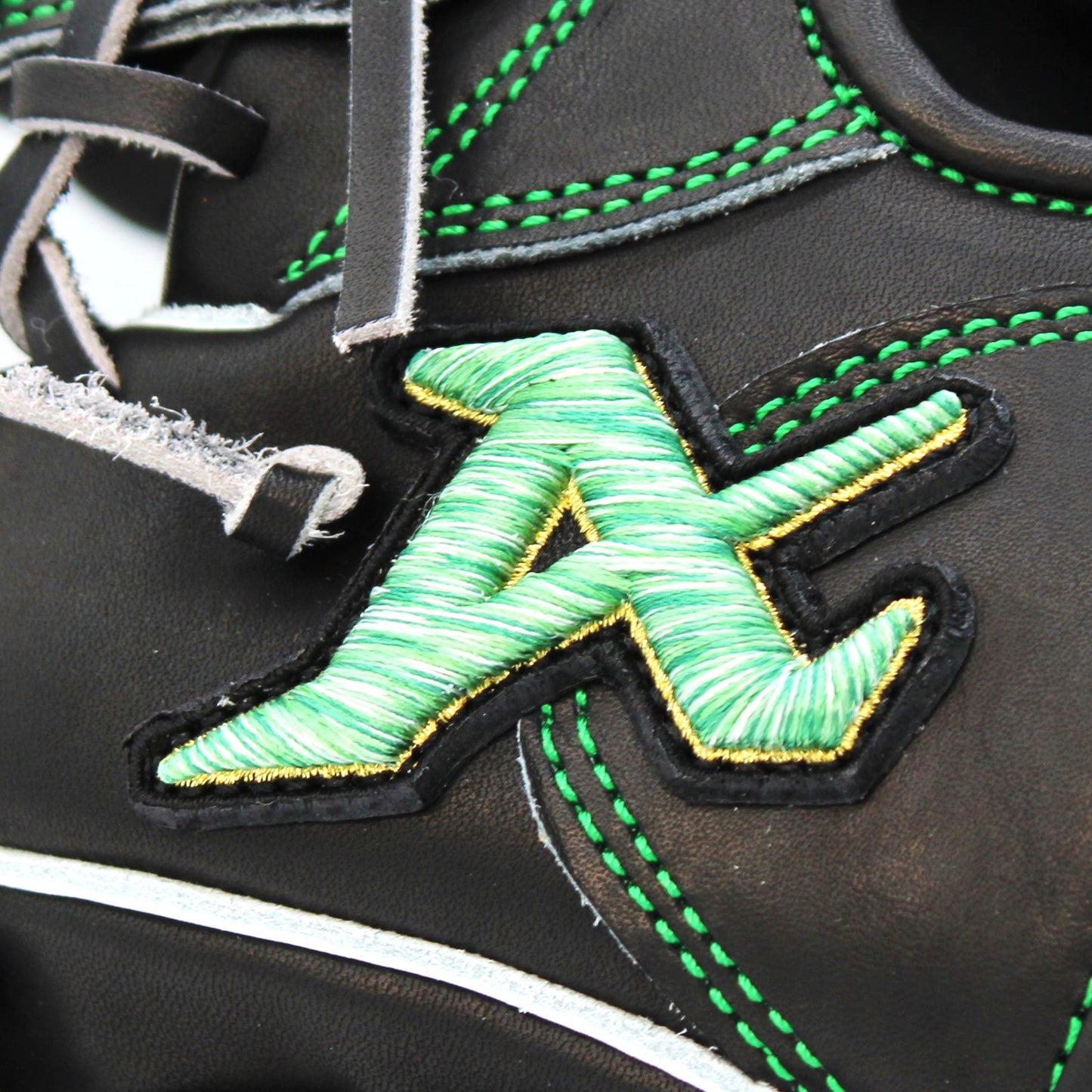 【ATOMS】 NEO PROFESSIONAL LINE　限定　硬式用グラブ　外野手用　2026年春夏モデル　702型