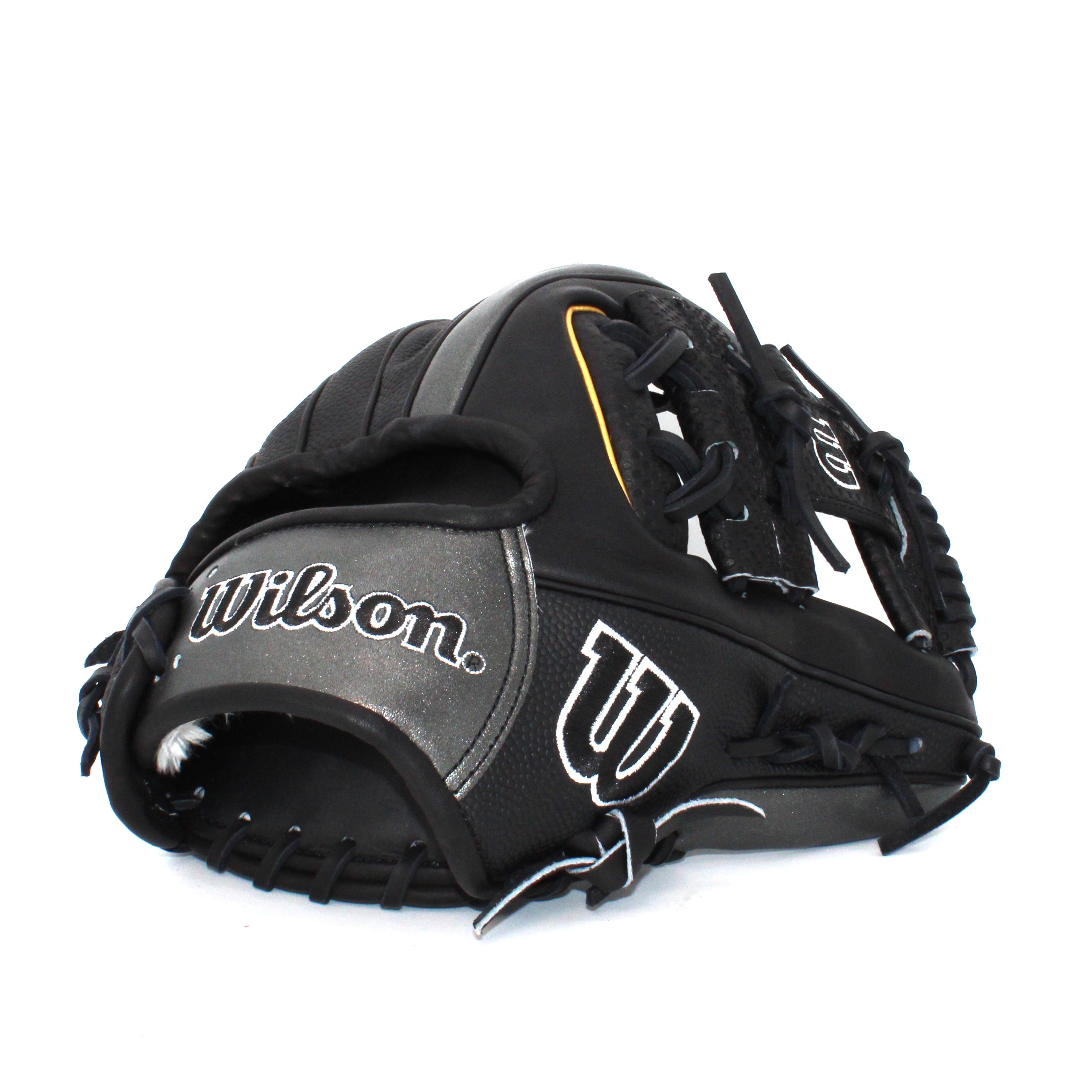 型付け済み〉【Wilson】 WANNABE HERO DUAL 限定 軟式用グラブ 内野手