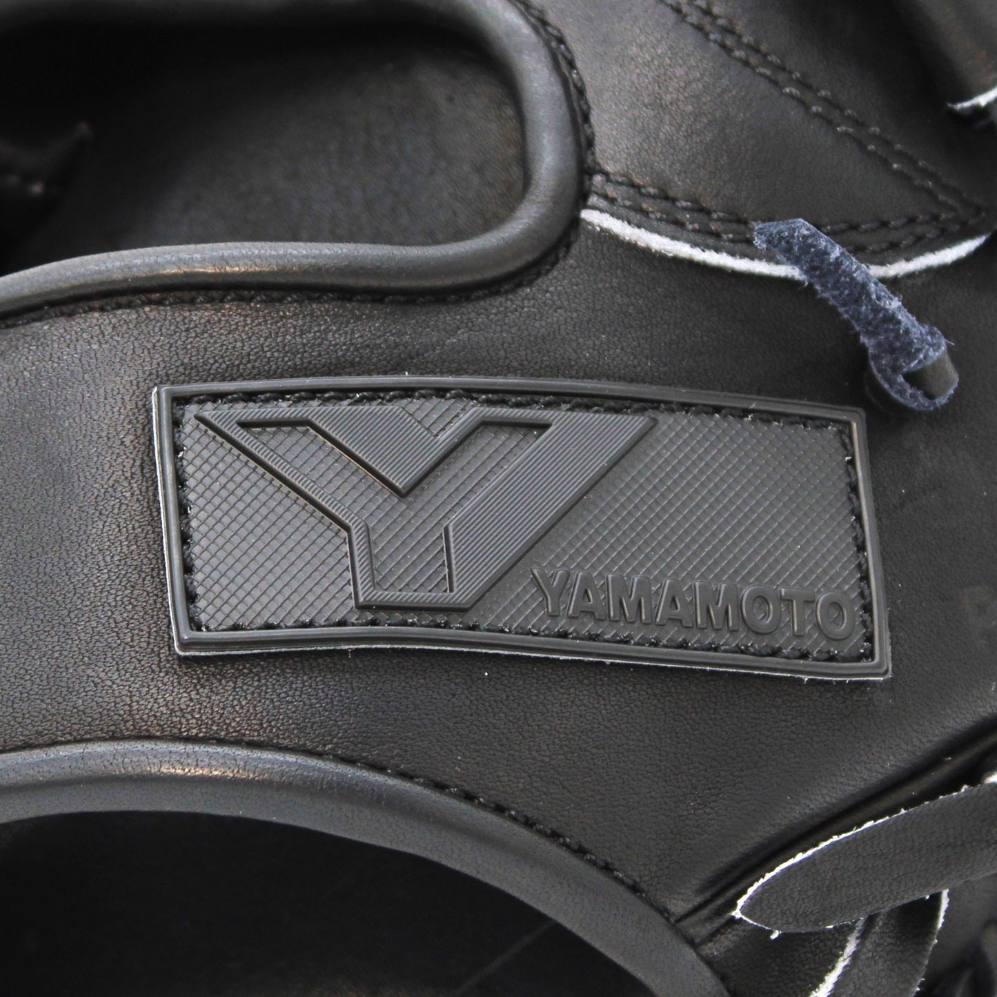 〈型付け済み〉【山本グラブスタジオ】 Pro Essential　硬式用グラブ　内野手用　EA3型